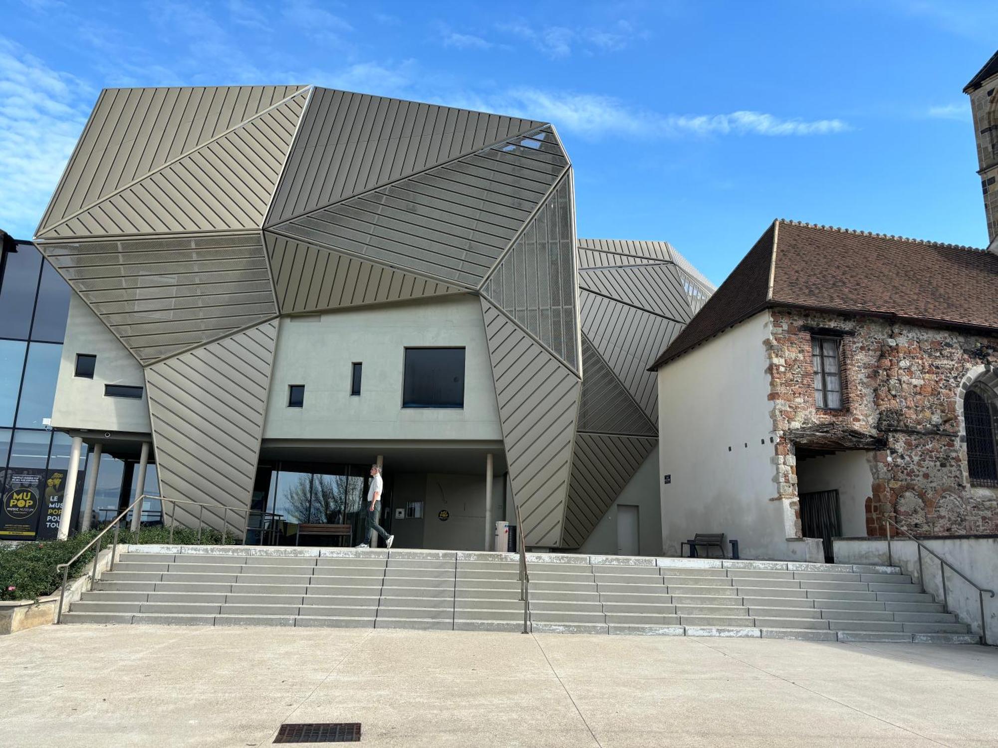 L'Appart De Clea Aparthotel Montlucon Exterior photo